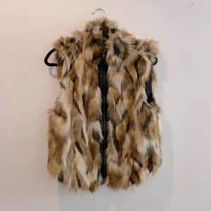 Guess faux fur vest